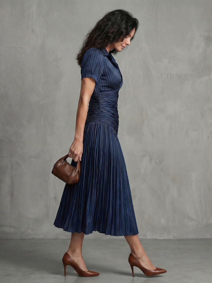 Theodora | Robe Midi Rayée à Taille Plissée