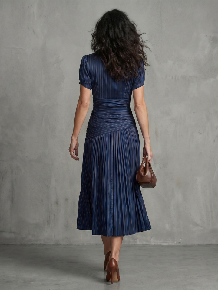 Theodora | Robe Midi Rayée à Taille Plissée