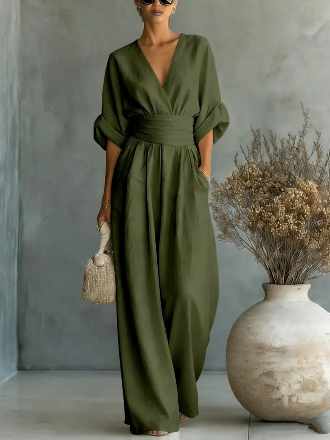 Robe Élégante en V, Dos Nu et Manches Fluides - Maison Élise
