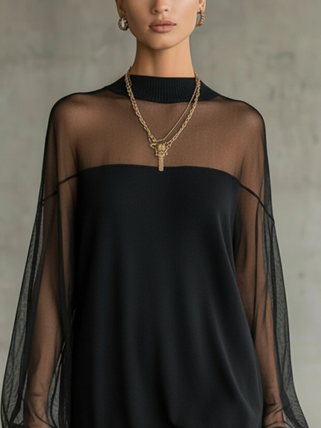 Domitille | Mini Robe Noire, Manches en Résille Transparente, Col Haut