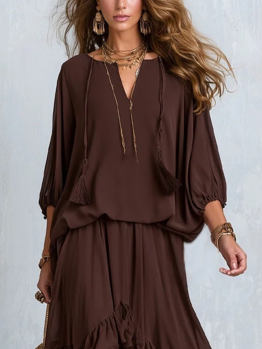Manon | Haut en Chiffon Marron à Franges et Décolleté en V Associé à une Jupe à Volants Superposés