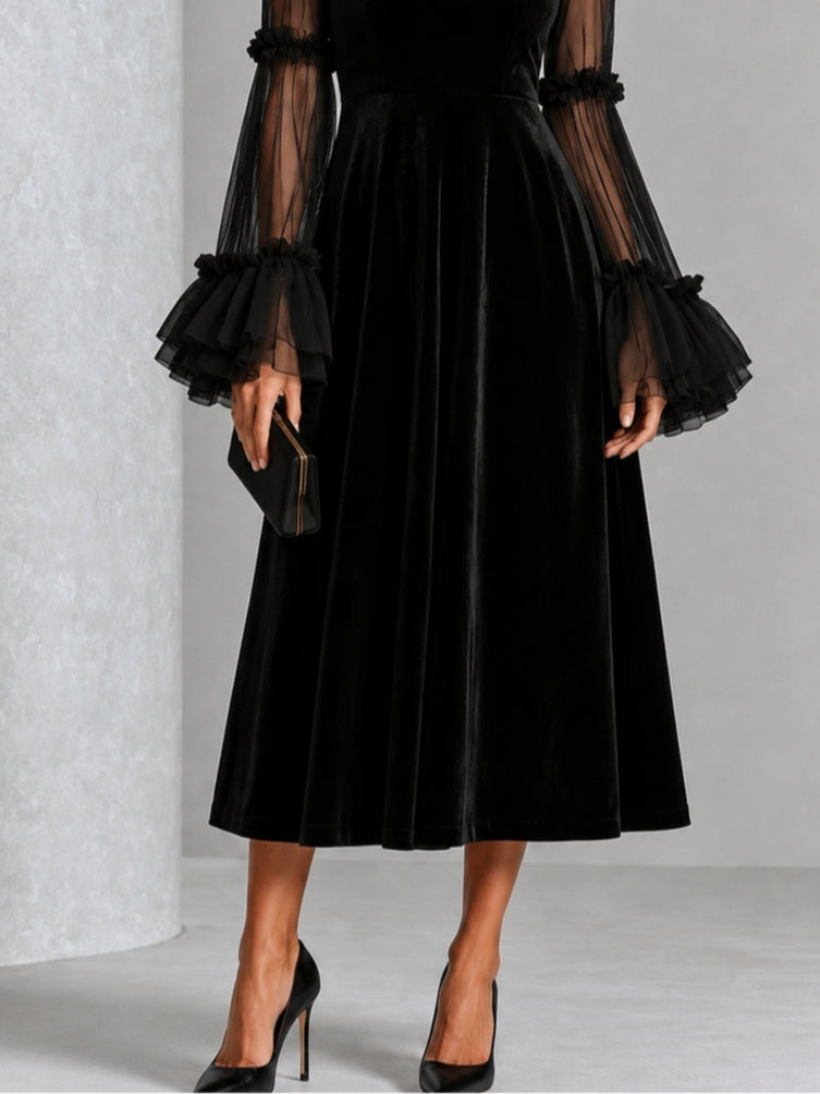 Stéphanie | Robe Midi Plissée en Velours Noir et Filet Transparent