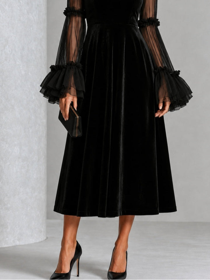 Stéphanie | Robe Midi Plissée en Velours Noir et Filet Transparent