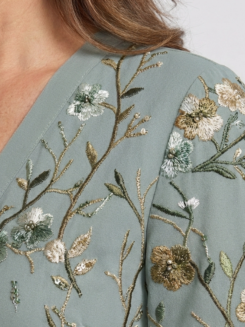 Evadne | Robe Longue Fleurie à Col V et Manches Courtes