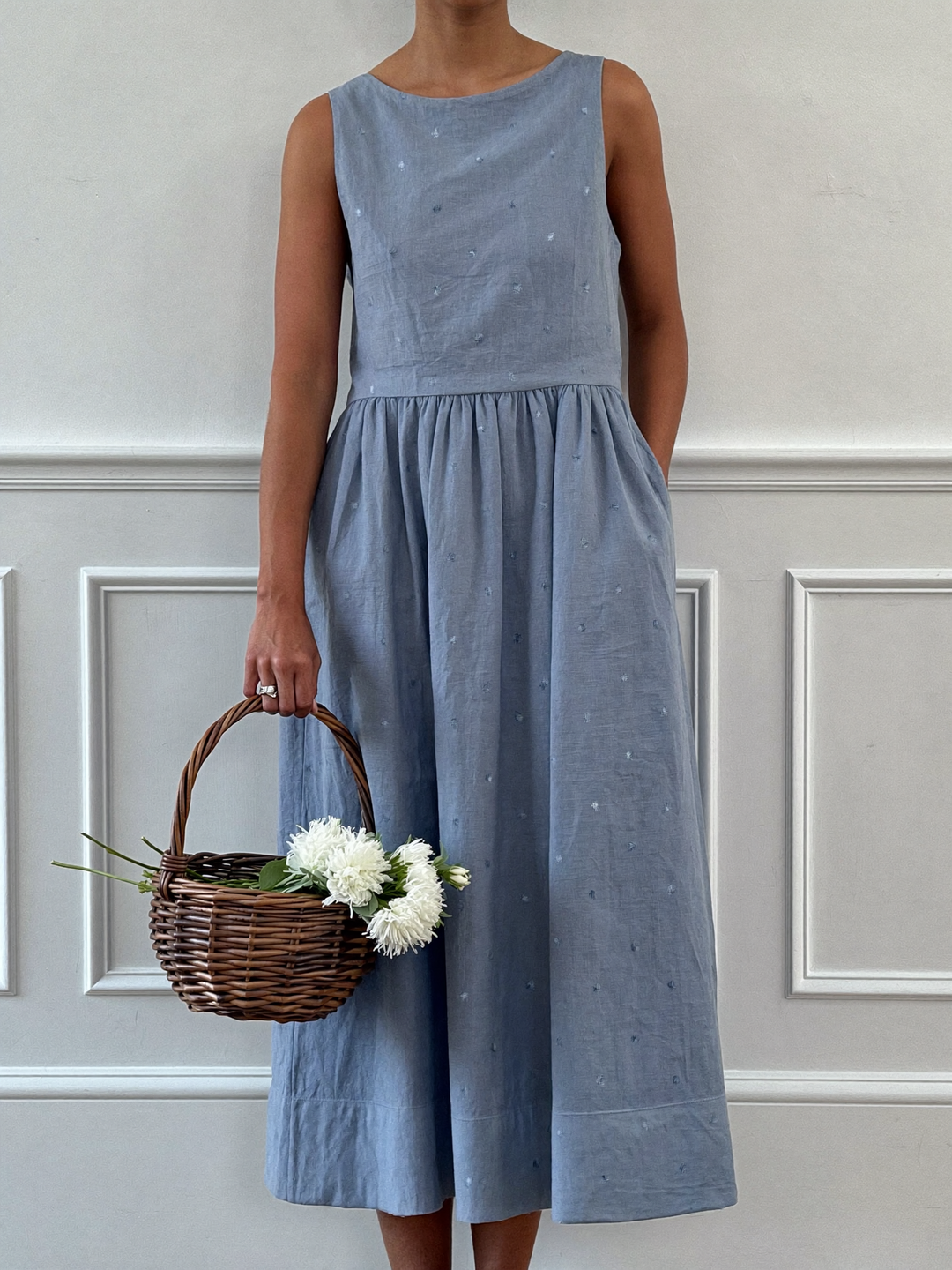 Saga - Robe midi bleu gris à petites fleurs